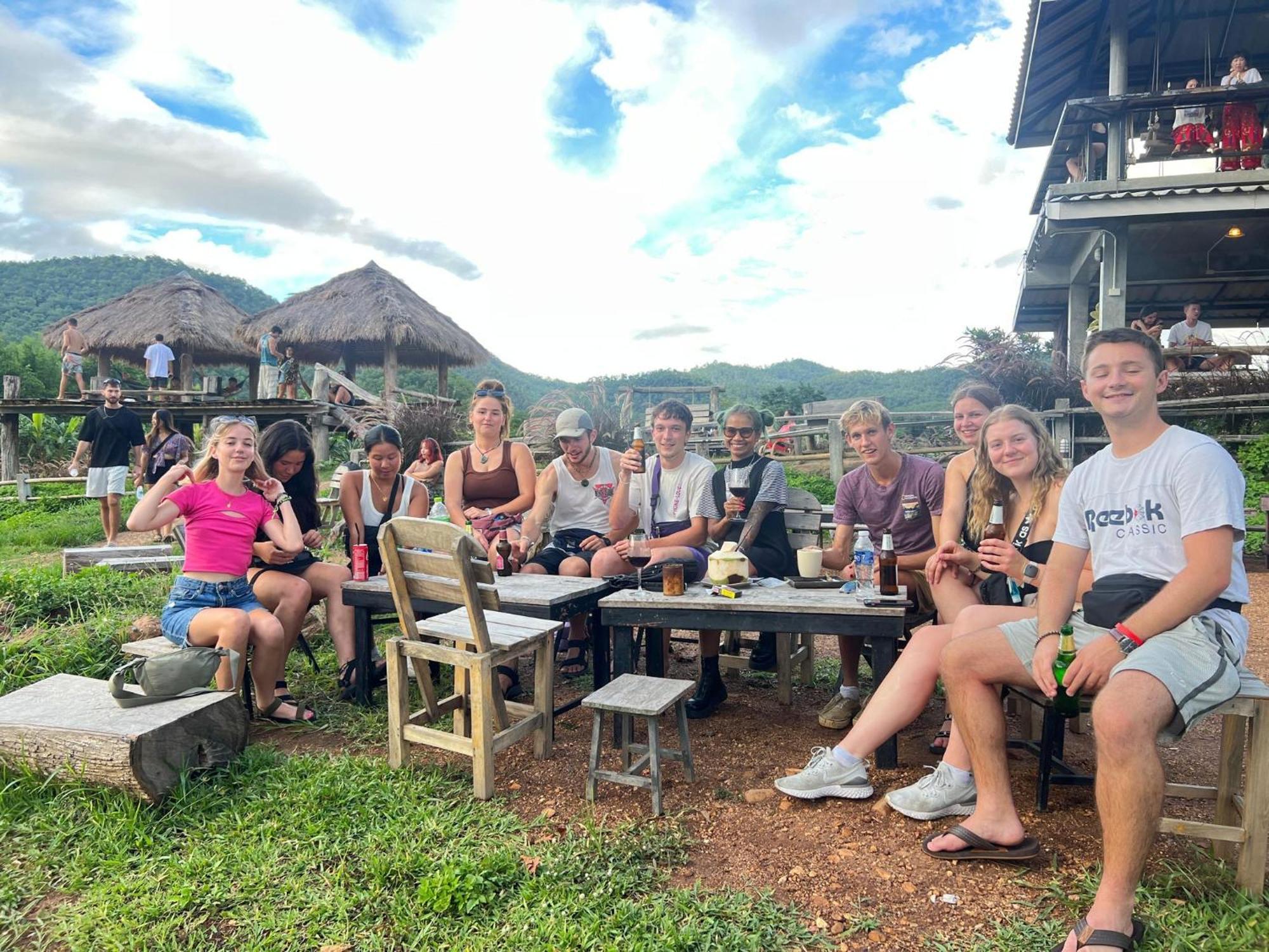 Happy House Backpackers Hostel Pai Exterior photo